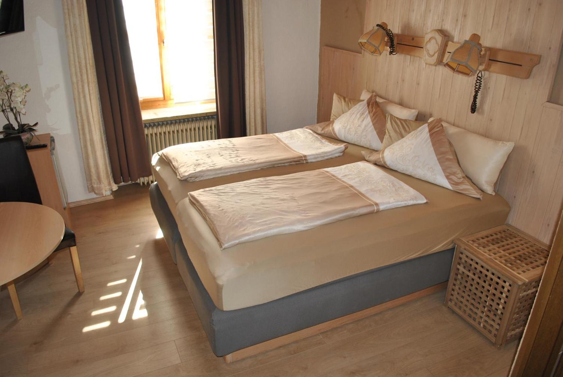 Hotel Pension Schwarzer Adler Nabburg Bagian luar foto